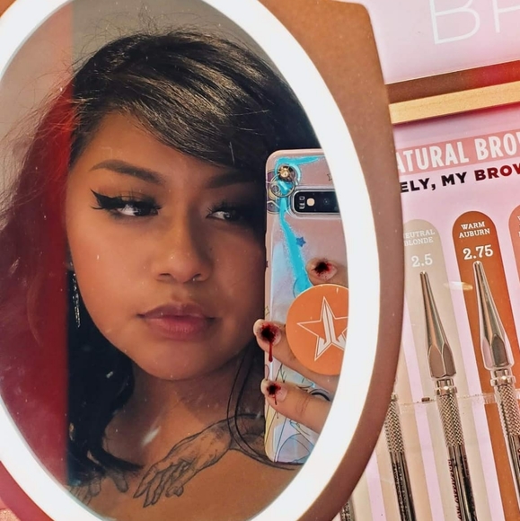 Meet your Posher, Js - Picture 1 of 1